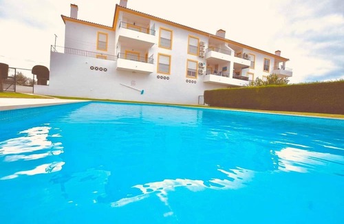 Vale de Carro Apartment | Sunrise view family ,swimming pool with close to beach !