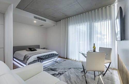 Canidelo Apartment | Apartment "Vista Mar" with Balcony & Wi-Fi
