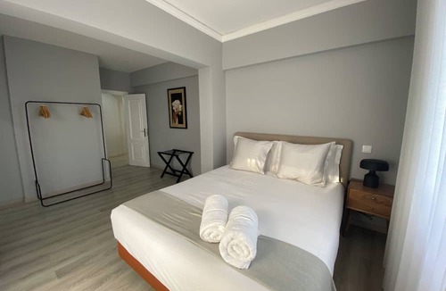 Estoril Condo | Estoril Casino 3 Bedrooms With Pool