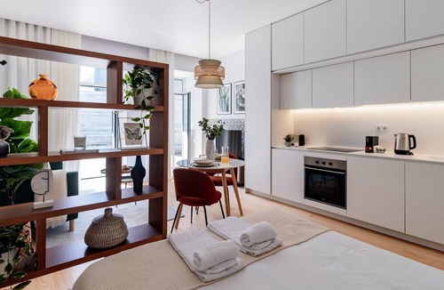 Centro / Baixa Apartment | Almada 551 - 0.2 l Garden Oasis by LovelyStay