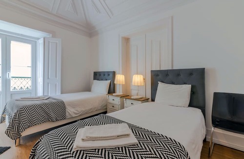 Encarnacao Apartment | Bairro Alto Palace Special for Groups - up to 24 guests