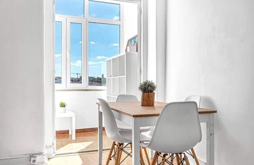 Santa Isabel Apartment | Estrela Panoramic Views by Lisbeyond