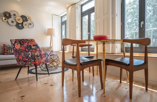 Uniao de Freguesias do Centro Apartment | TRULY PORTO - Beautiful apartment with balcony, pool and garden view located in downtown Porto