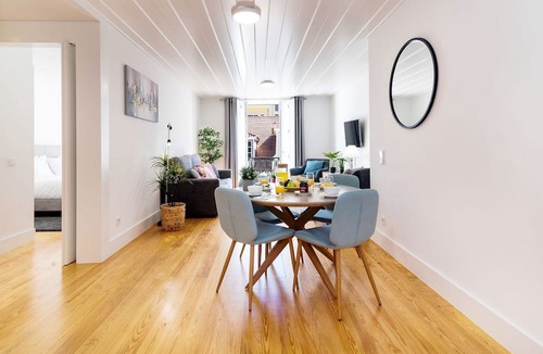 Encarnacao Apartment | Amazing 1BDR Apartment in Chiado by LovelyStay