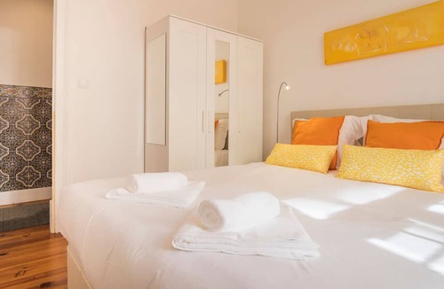 Merces Apartment | Peaceful Living - Heart of the City by LovelyStay