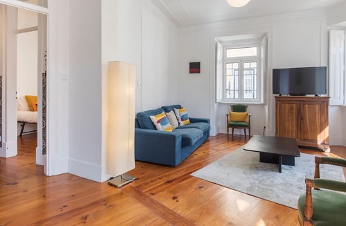 Merces Apartment | Peaceful Living - Heart of the City by LovelyStay