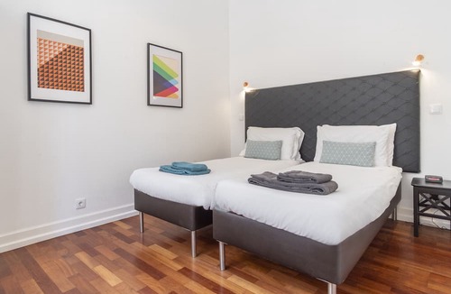 Sacramento Apartment | Central Chiado Flat with Elevator CH6 by LV Premier