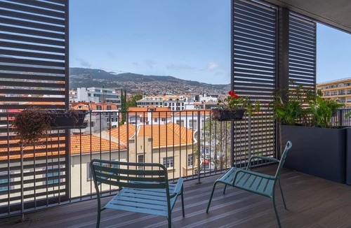Se Apartment | Parkside Marina Vista by LovelyStay