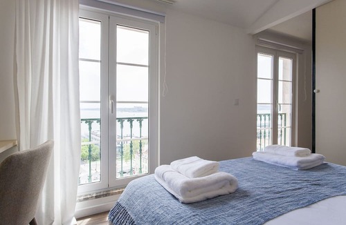 Martires Apartment | Elegant Chiado Rooftop Tagus View 3BR AC