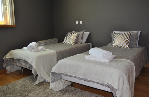 Parque das Nacoes Apartment | High Floor Apartment in Tower with River View Parque Nacoes Expo8