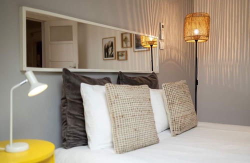 Se Apartment | Comfortable apartment with river view and AC, fully equipped, very close to the center of Lisbon in the traditional Alfama district.
