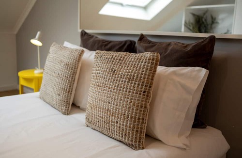 Se Apartment | Comfortable apartment with river view and AC, fully equipped, very close to the center of Lisbon in the traditional Alfama district.