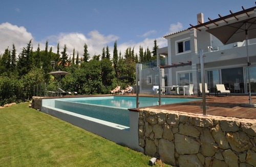 Carvoeiro House | Villa Louella 4 bed AC 10min walk beach Htd pool+child pool, games room, wifi.