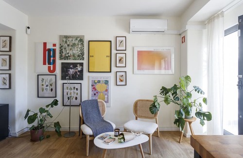 Santo Antonio Apartment | Red, Red Wine in Lisbon by Misha's Place (3B)