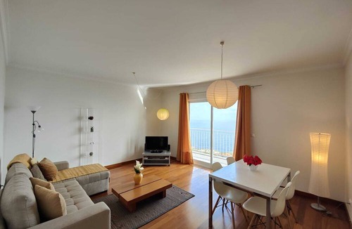 Canico Apartment | New & Spacious Apartment with great sea view - free & fast WI-FI