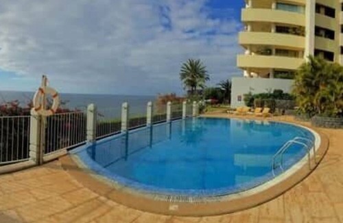 Sao Martinho Apartment | Superior Rentals - Beachfront Penthouse (free parking)