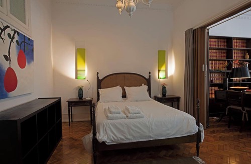 Lisbon Old Town House | Holiday Home 'Traditional with Garden' with Private Garden and Wi-Fi