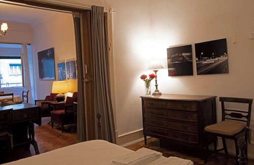 Lisbon Old Town House | Holiday Home 'Traditional with Garden' with Private Garden and Wi-Fi