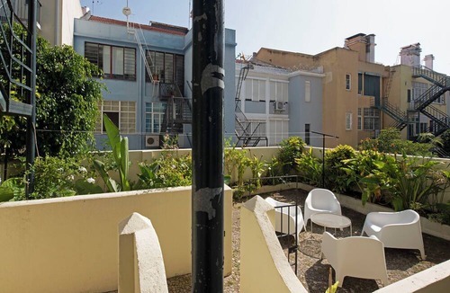 Lisbon Old Town House | Holiday Home 'Traditional with Garden' with Private Garden and Wi-Fi