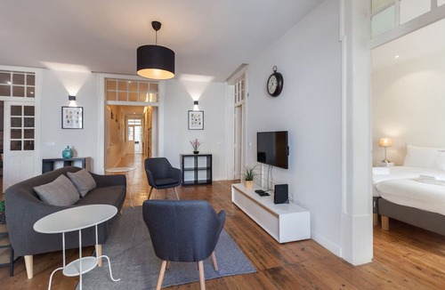 Encarnacao Apartment | FLH Bairro Alto Spacious Apartment
