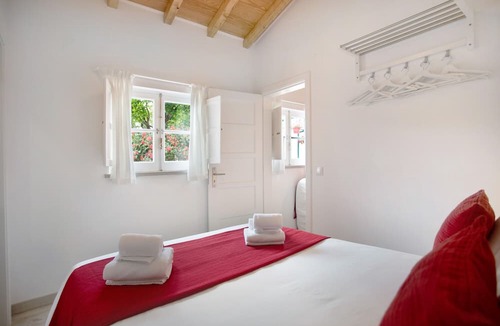 Banzao Apartment | Apartment 'Páteo Da Várzea 2' with Shared Garden and Wi-Fi Access