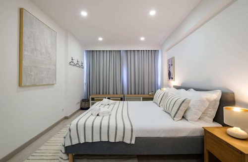 Estoril Apartment | Sea View in Estoril by Portugal Portfolio