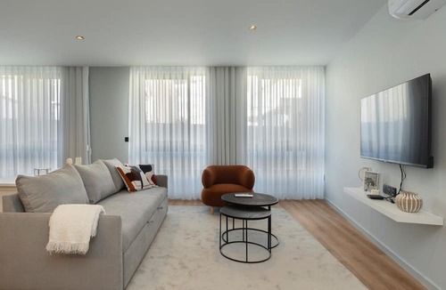 Mafamude Apartment | GuestReady - Modern Elegance in Gaia