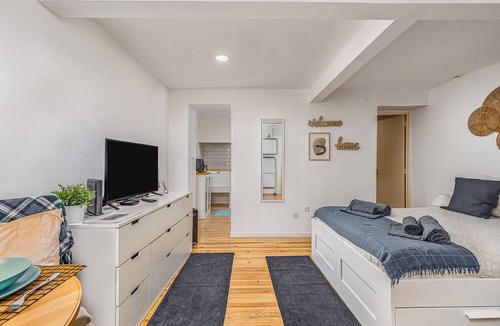 Socorro Apartment | Studio in the heart of Mouraria. work and/or explore Lisbon.