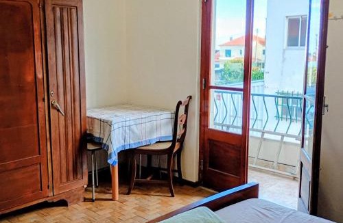 Apelacao House | Lisbon Room with balcony tourist near airport