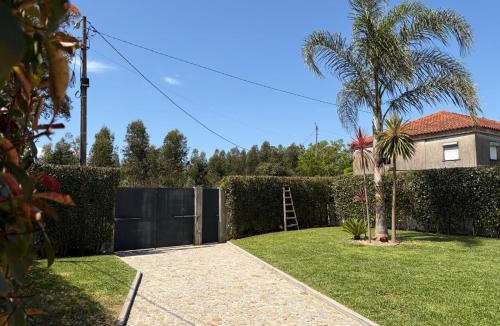 Fornelos Villa | Stunning Villa with Pool and Garden