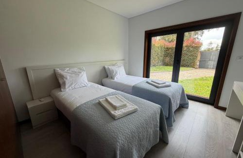 Fornelos Villa | Stunning Villa with Pool and Garden