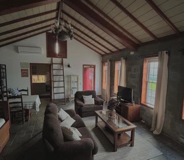 Praia da Vitoria House | Cozy Cottage