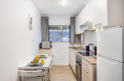 Vila Nova de Gaia Apartment | Smart Stay in Gaia | Cozy & Work-Ready