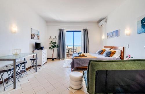Patio Apartment | Top floor Inspiring view pool beach nearby