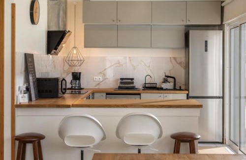 Vila Baleira House | Casa da Moagem by an island apart