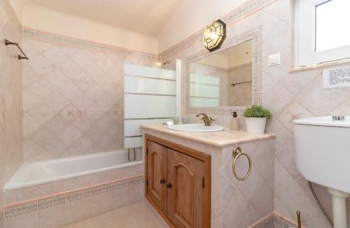 Carvoeiro Villa | Casa Bruella - Walk to beach Pool WiFi and BBQ