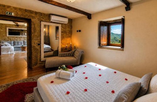 Arcos de Valdevez House | Casa Love Story - Piscina, Sauna & Jacuzzi