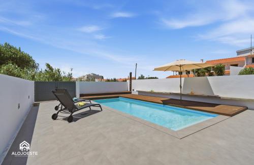 Praia de Santa Cruz House | Parque Residence - Atlantic Living - Family house with pool