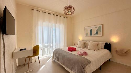 Praia de Santa Cruz Apartment | Refúgio na Praia de Santa Cruz- A poucos passos da praia, surf e restaurantes