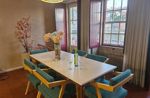 Sao Nicolau Apartment | Muralha da Barca Apartamentos -Fique no centro do Porto junto a ponte D-Luis IRNAL nº13939 Al,5848 Al, 6419 AL-Chamada para a rede móvel nacional