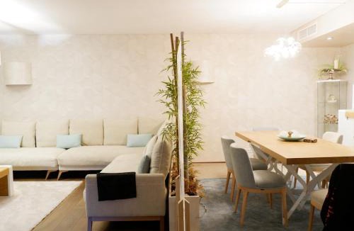 Odivelas Apartment | Luxury 2BR Spacious & Stylish with Patio near Metro