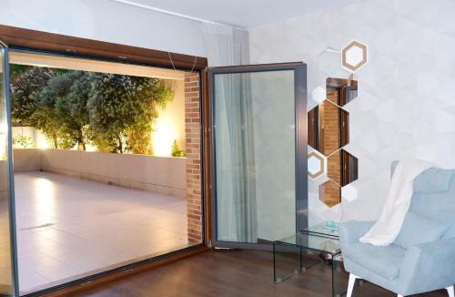 Odivelas Apartment | Luxury 2BR Spacious & Stylish with Patio near Metro