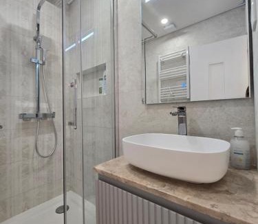 Olivais Apartment | OLIVA 50 - 4 Bedrooms and Office - 3 Bathrooms - Near Lisbon Expo & Airport