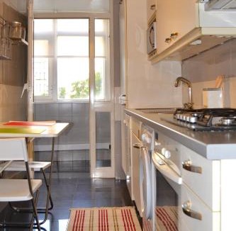 Lumiar Apartment | All in One City Flat - Pool, parking & nomad