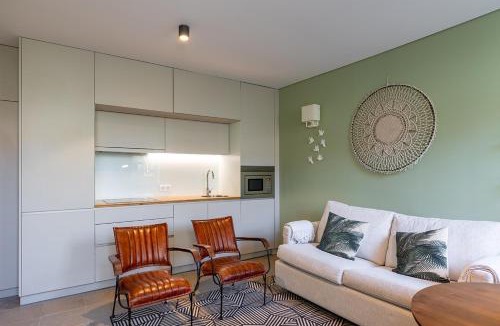 Leca da Palmeira Apartment | Green House By Shi Studio