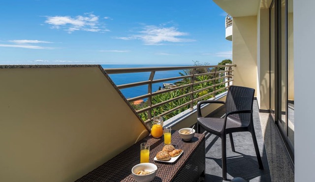 Pool and sea View - Calheta Victory View