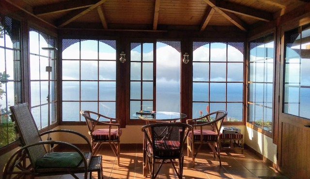 Holiday home "earth house" with a view of the water