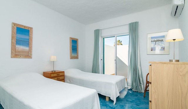 Liiiving in Algarve Alvor Blue Villa