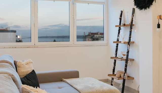 Stylish Apartment W/River View by LovelyStay