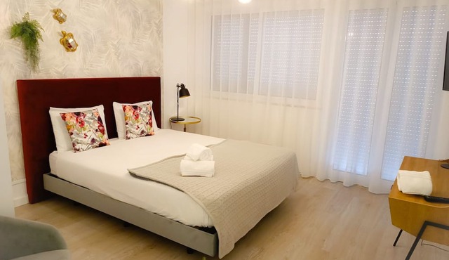4-bedroom apartment, patio, 5 minutes from Coimbra University